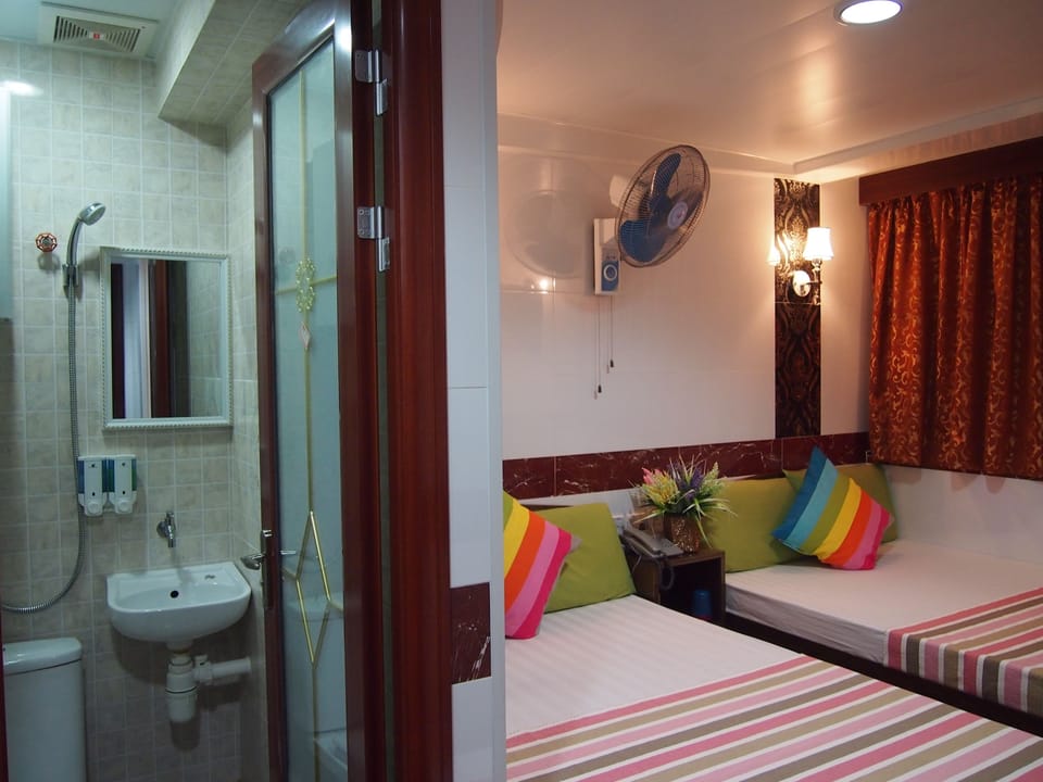 In-room safe, soundproofing, free WiFi