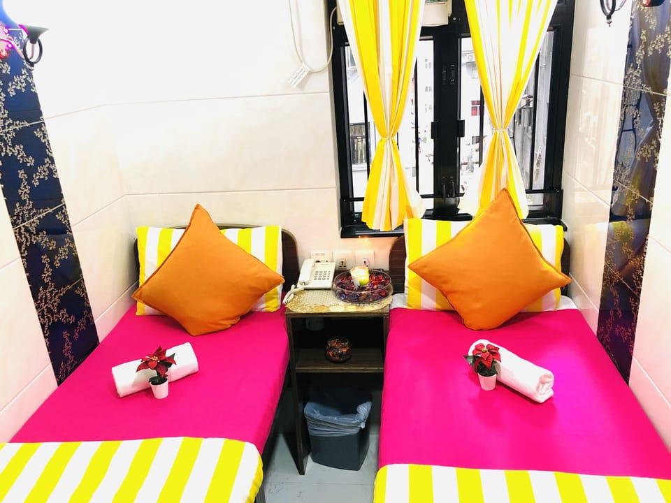 Standard Twin Room (Private Bathroom) | In-room safe, soundproofing, free WiFi