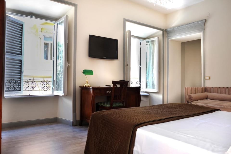 In-room safe, desk, iron/ironing board, free WiFi