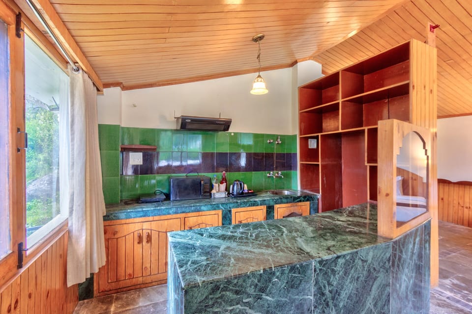 Junior Cottage | Private kitchen | Coffee/tea maker, electric kettle