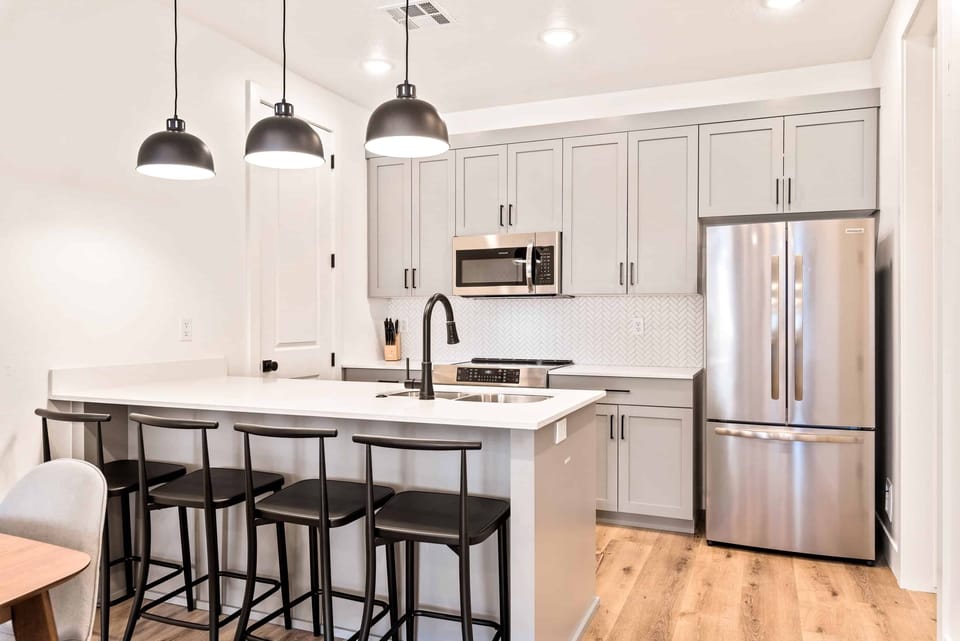 Condo, 3 Bedrooms | Private kitchen | Fridge, oven, coffee/tea maker, toaster