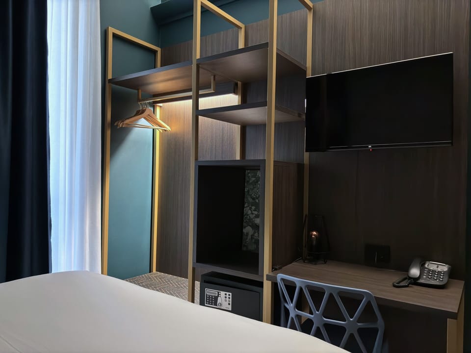 Double Room | Premium bedding, down comforters, in-room safe, desk