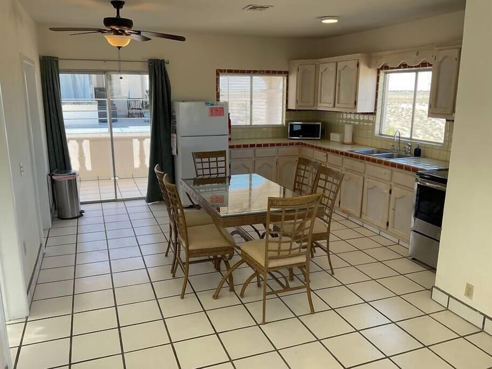 Well equipped kitchen