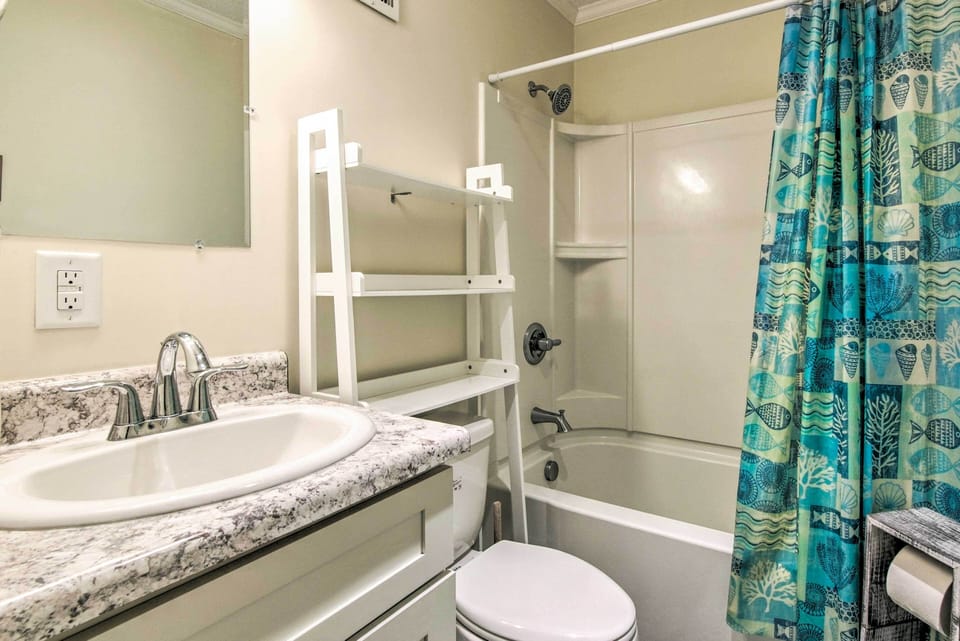 Bathroom | Towels Provided