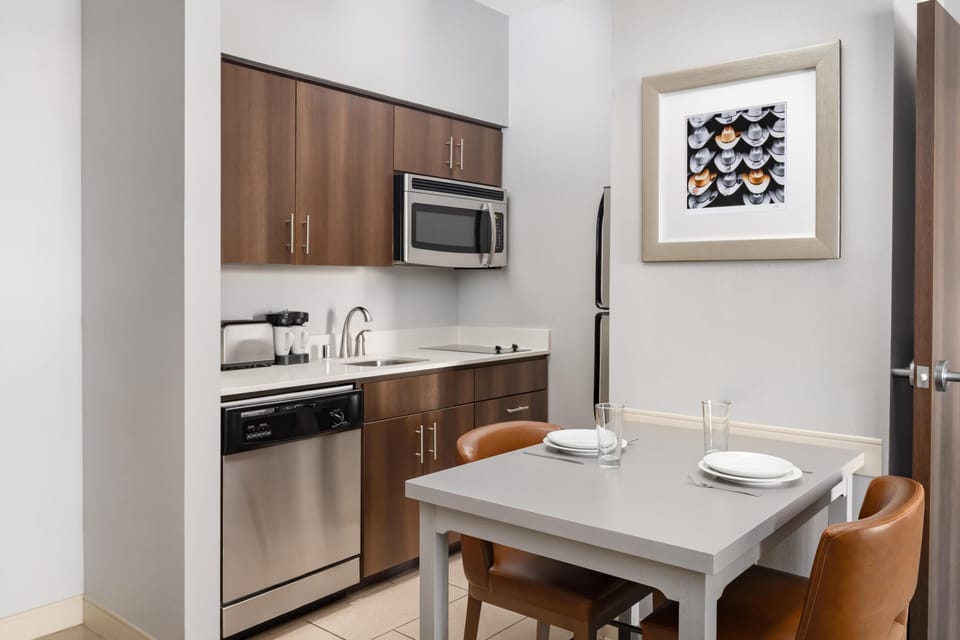 Full-size fridge, microwave, coffee/tea maker, toaster