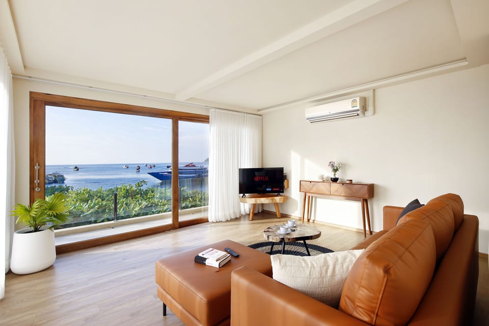 Junior Suite, 1 King Bed, Sea View | Egyptian cotton sheets, premium bedding, pillowtop beds, in-room safe