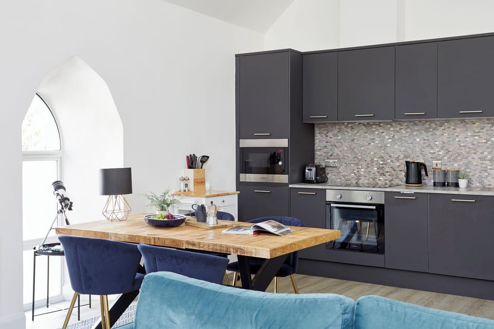 Cottage | Private kitchen | Fridge, microwave, dishwasher, electric kettle