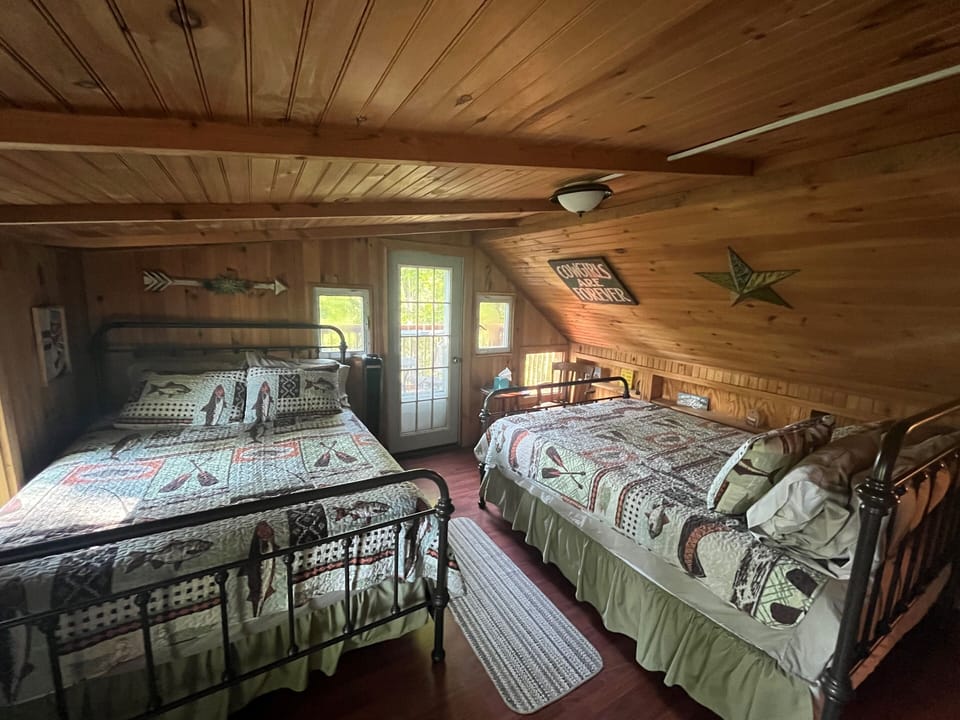 Upstairs Double Queen Room