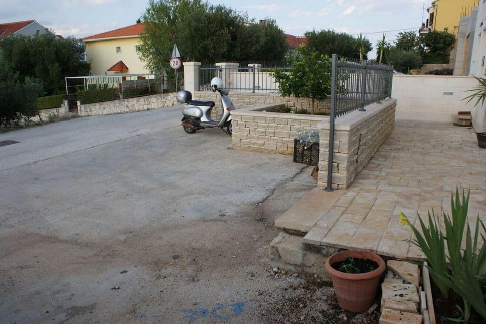 Free self parking