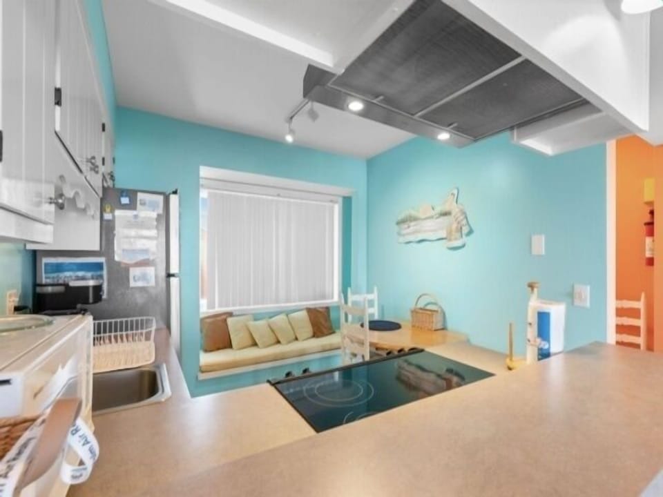 Furniture, Indoors, Living Room, Home Decor, Floor