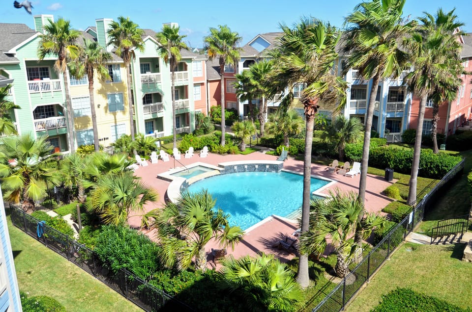 Condo (1 Bedroom) | Property amenity