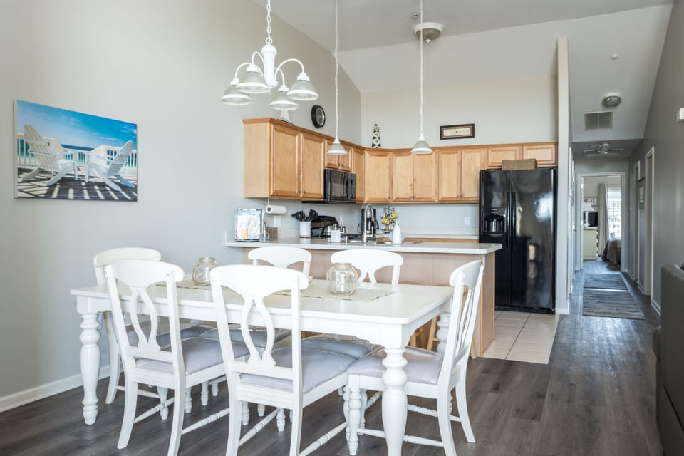 Open Concept Dining Area/Kitchen