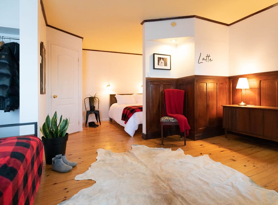 Comfort Quadruple Room | Hypo-allergenic bedding, desk, laptop workspace, free WiFi
