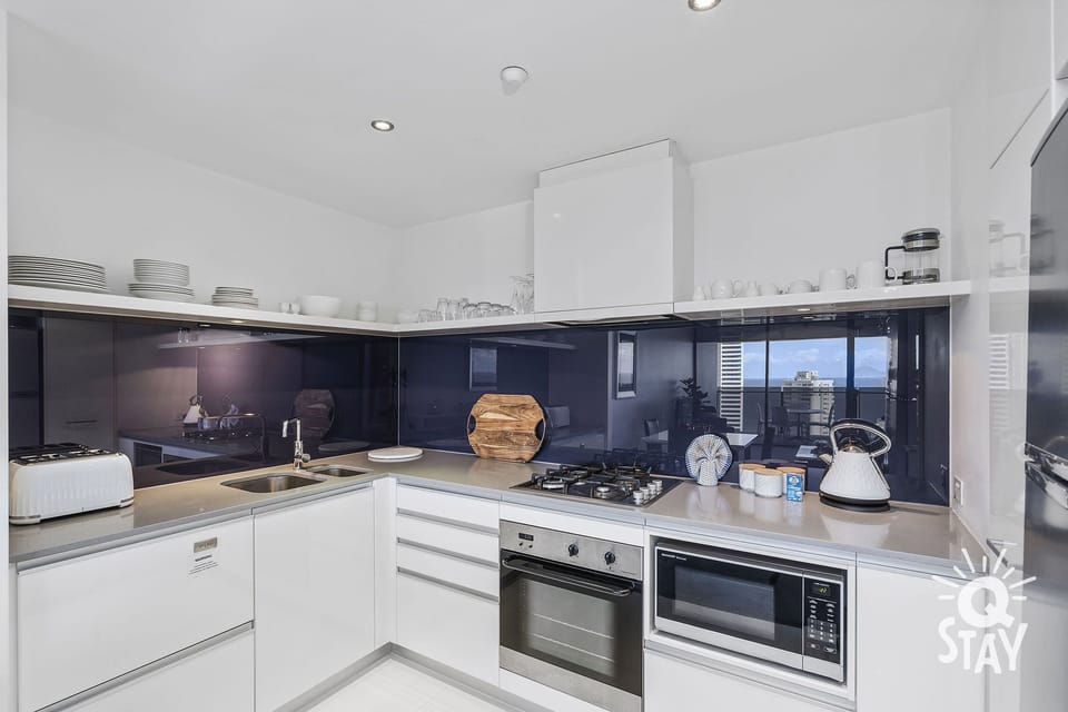 Fully equipped modern kitchen 🍽
