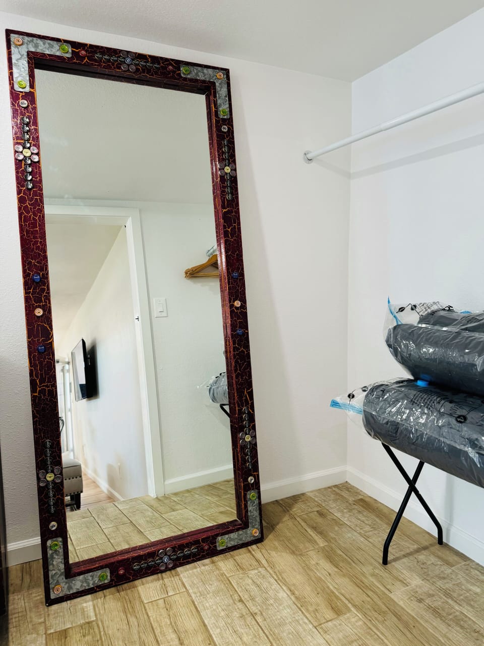 Deluxe Room, 1 Bedroom, Kitchen, Corner | Bathroom | Hair dryer, towels