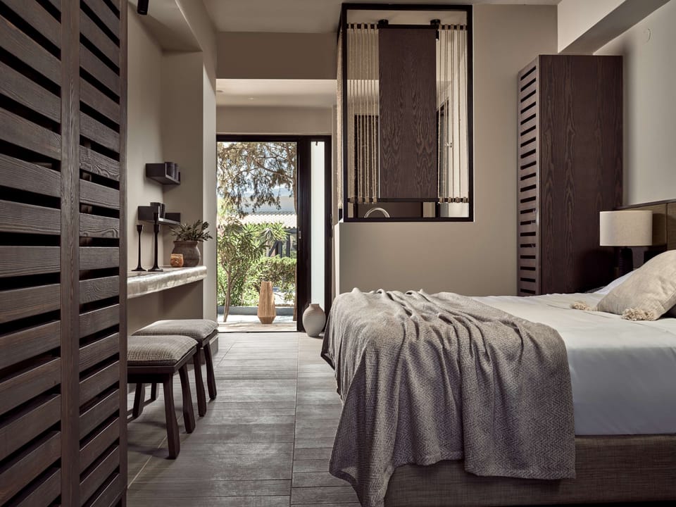 Evergreen One Bedroom Suite with Terrace | Down comforters, minibar, in-room safe, iron/ironing board