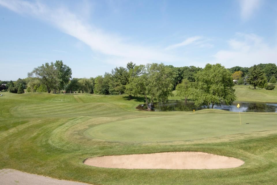 9-hole public golf course within walking distance 