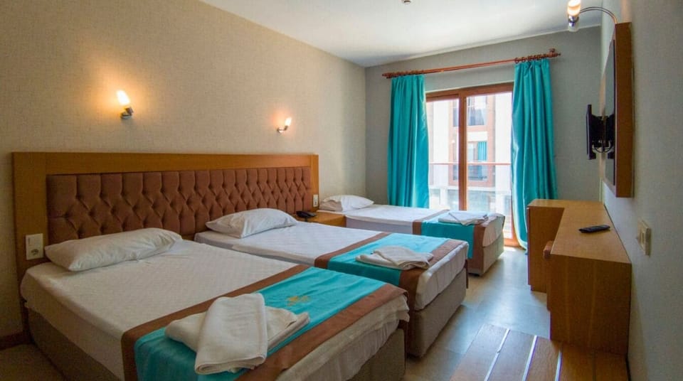 Standard Room, 1 Bedroom, Smoking, Garden Area | WiFi, bed sheets