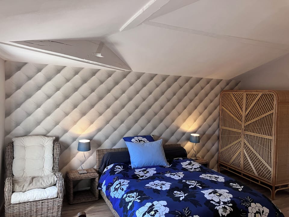 Comfort Double Room, 1 Queen Bed (Chambre No 3) | Individually furnished, free WiFi, bed sheets