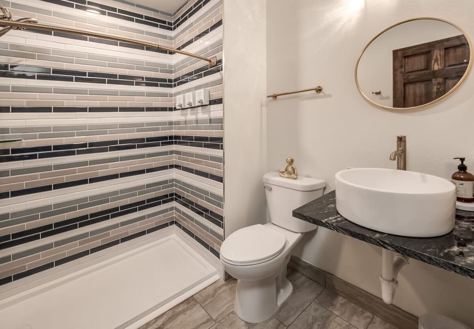 "Beautiful, convenient, and a fun place to stay in Prescott." Review – Jake W
