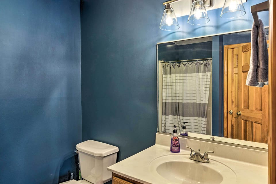 En-Suite Bathroom | Complimentary Toiletries