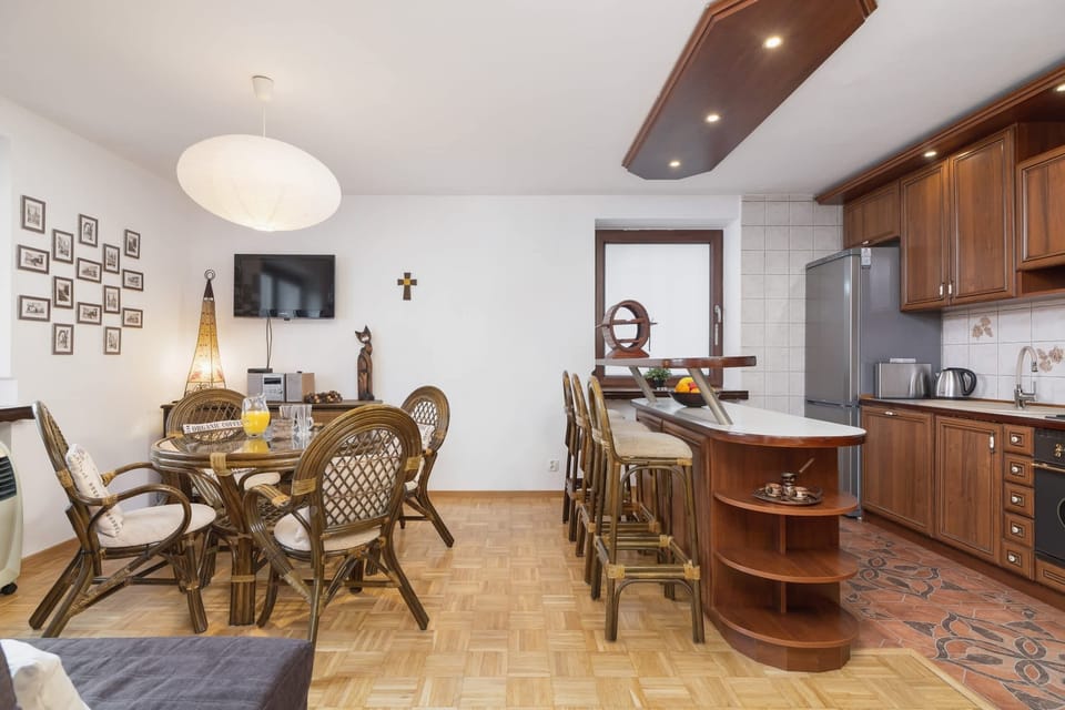 The living room's atmospheric decor creates a welcoming atmosphere. 