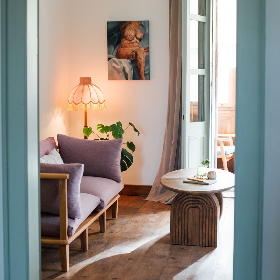 Suite | WiFi (free), individually decorated, bed sheets