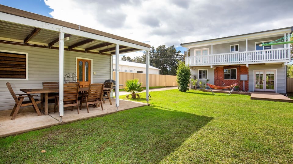 Easy access to an amazing surf beach for surfing, Amazing beach only a few minutes walk away
