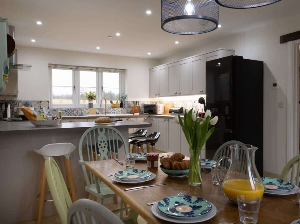 Enjoy breakfast in the countryside