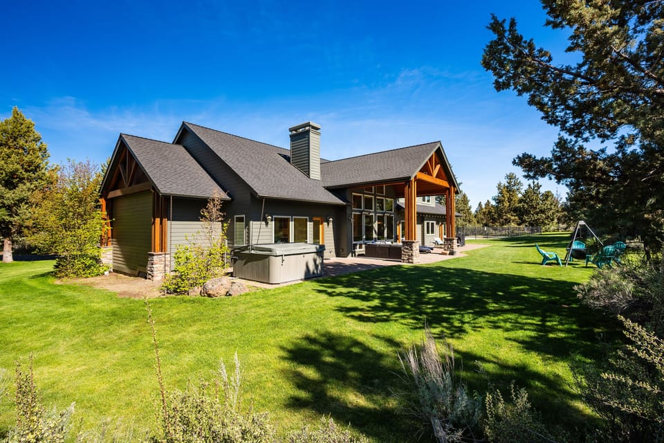 House, 5 Bedrooms | Exterior