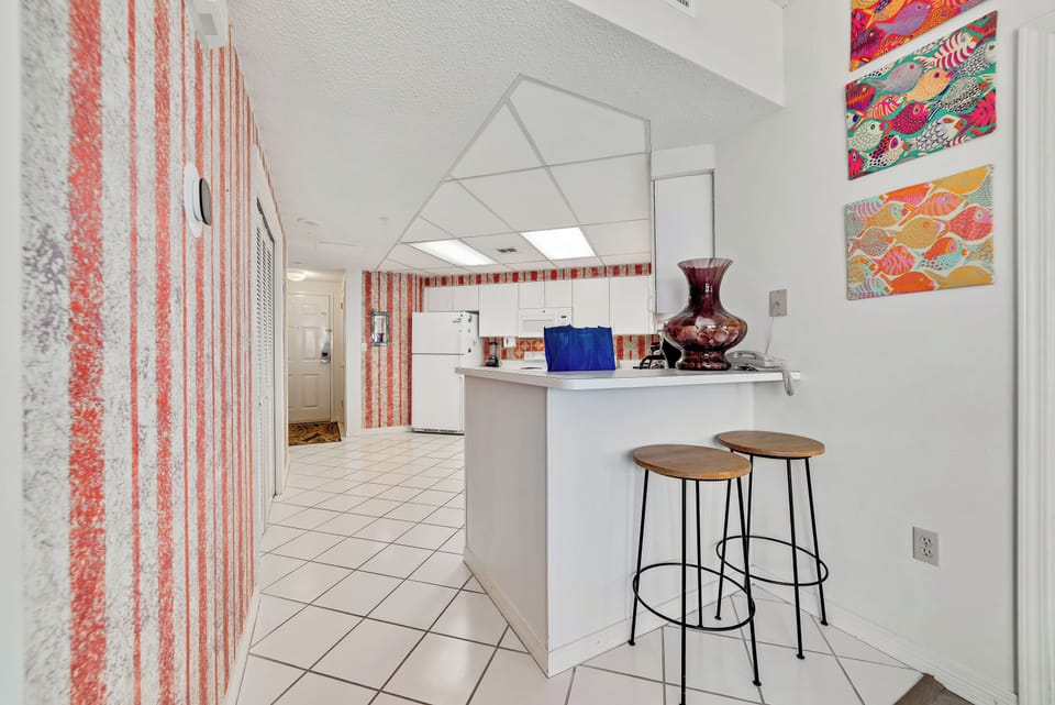 Breakfast bar and kitchen