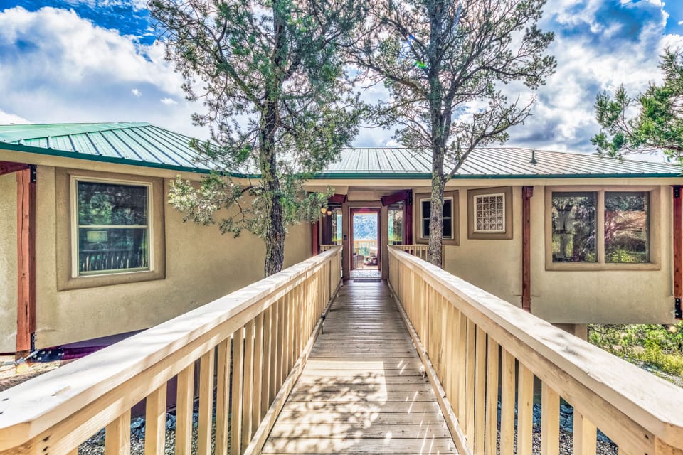 WALKWAY ENTRANCE