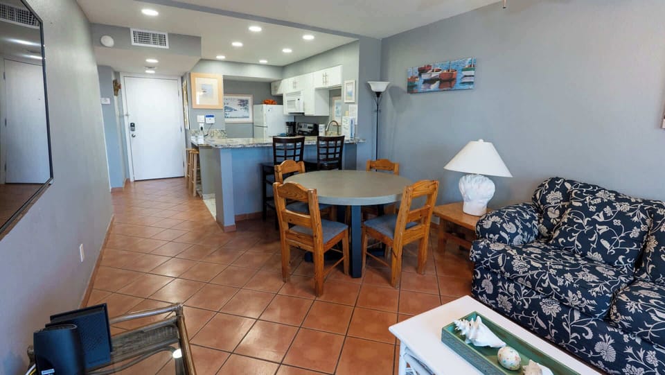 Condo, Multiple Beds, Balcony, Partial Sea View | Living area