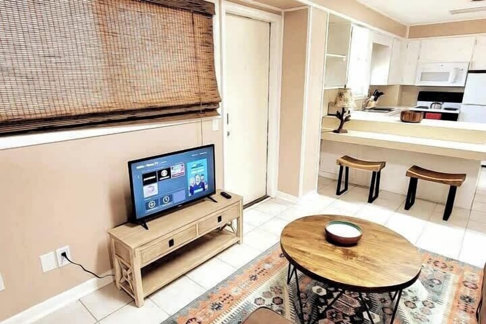 House, Multiple Beds, Balcony, Beach View | Interior