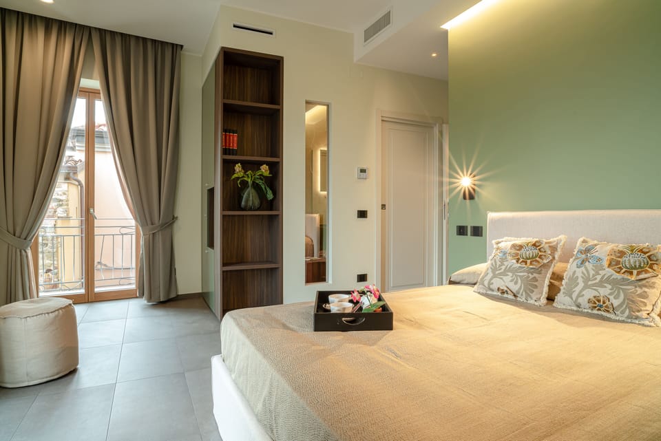 Superior Twin Room, Ensuite, City View (PIAZZETTA)