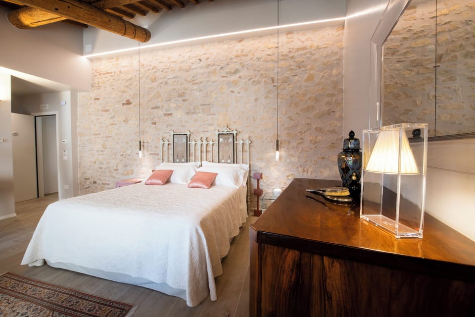 Deluxe Suite | Courtyard view