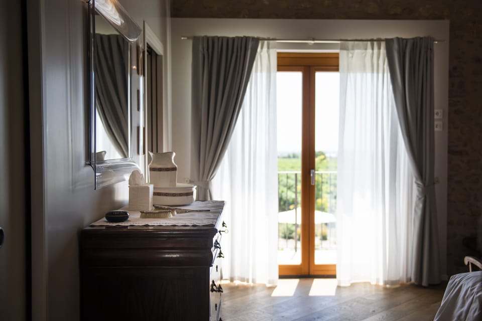 Magari Suite with Tub and Balcony | Terrace/patio