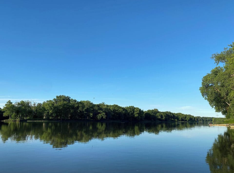 Beautiful views of the Kankakee River.