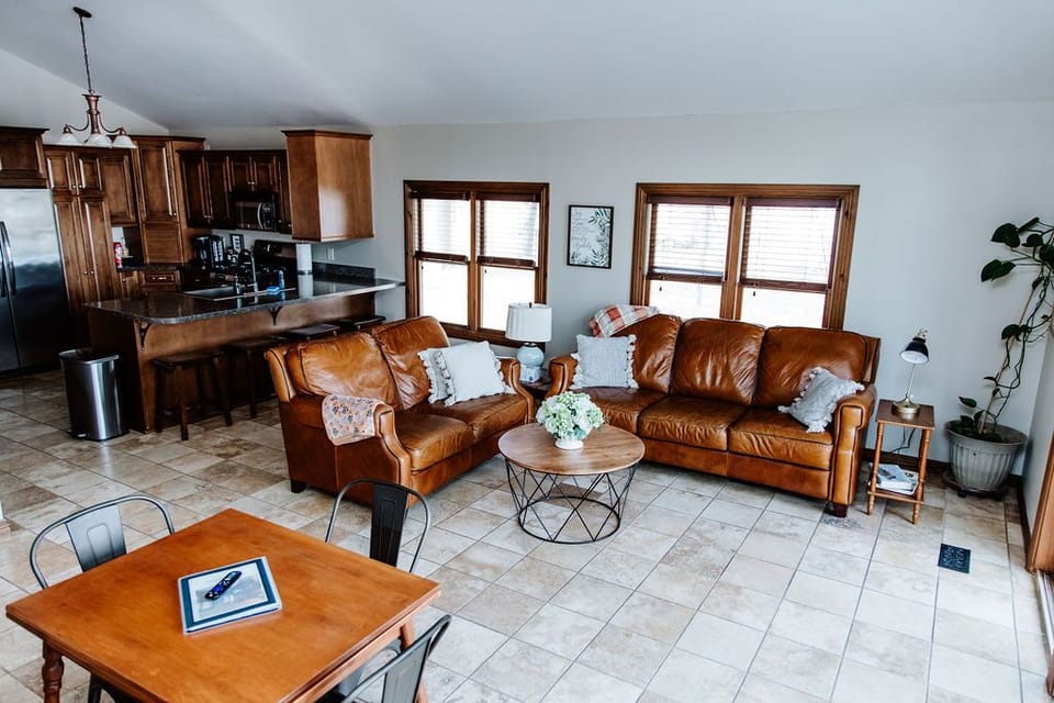 Family room & kitchen 