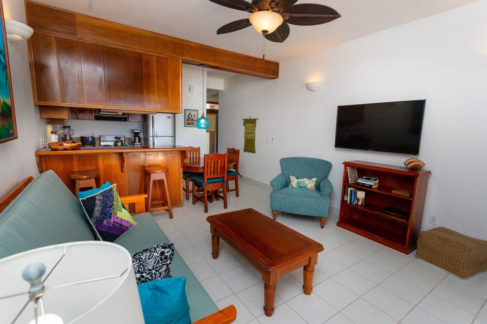 Coral Bay Villas - Living Room and Kitchen
