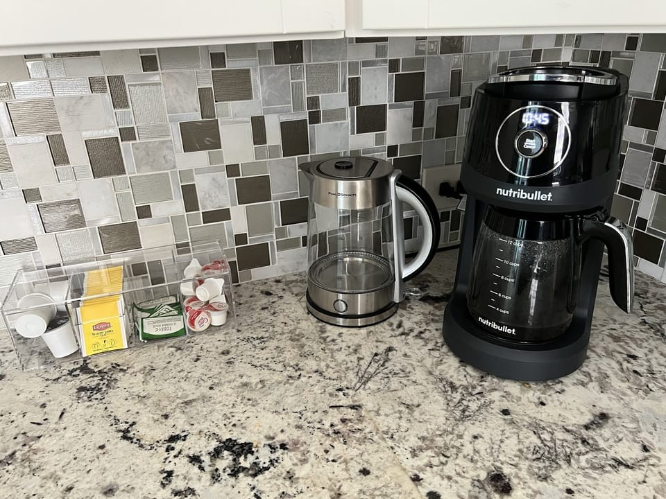 Coffee pot/pod combo maker and kettle with pods/tea bags etc for your use