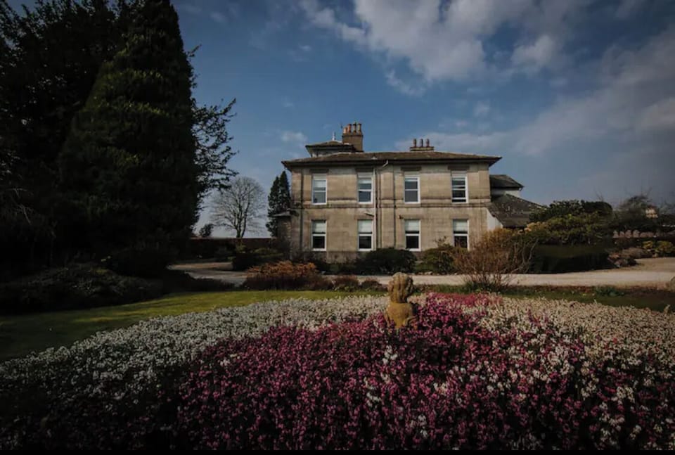 The Grand Georgian house sits in the most picturesque English gardens