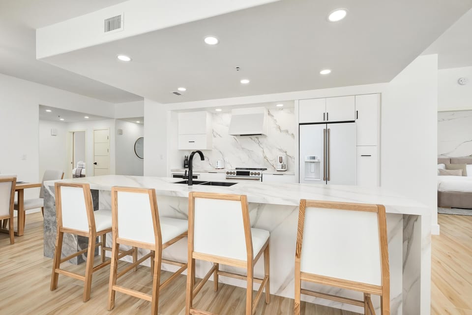 Kitchen, Breakfast Bar for 4