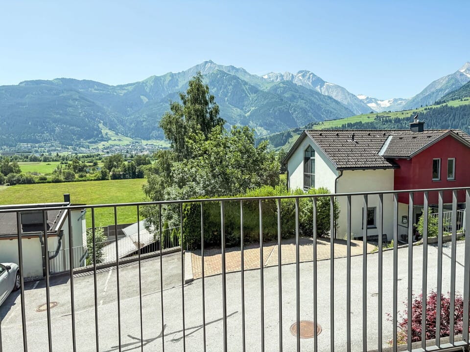 Home, Fence, Cottage, Porch, Mountain Range, Estate, Balcony, Home Fencing, Villa, Yard