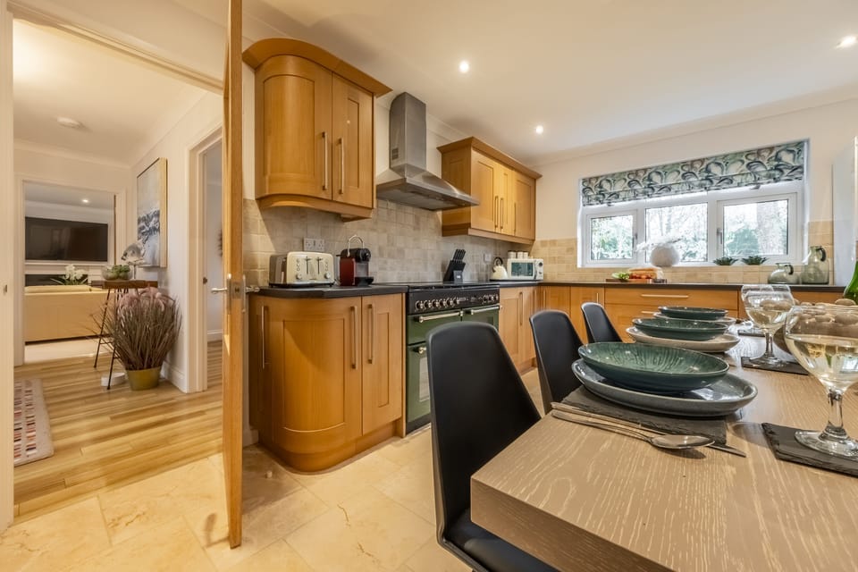 Ground floor: Entering the breakfast kitchen