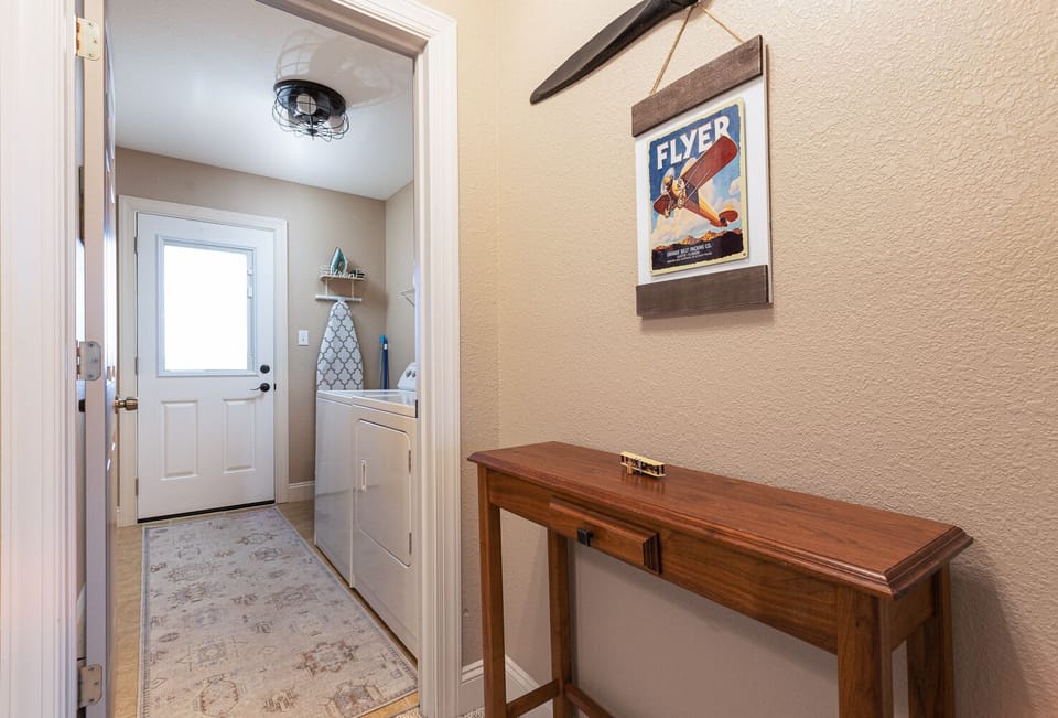 Laundry Room (2nd floor)