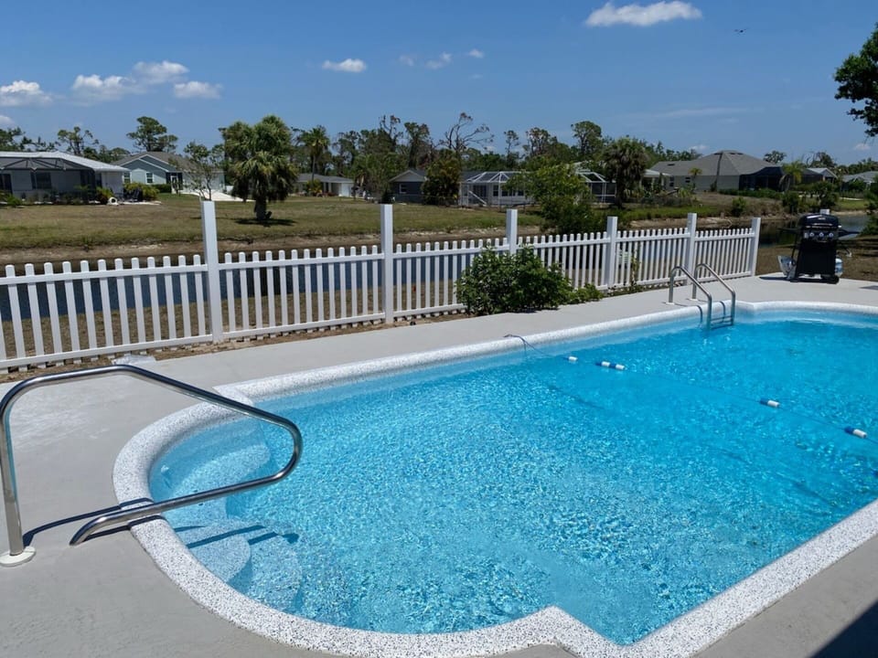 New Fence around our gorgeous deep swimmers pool 21 ft long (pics coming soon)

