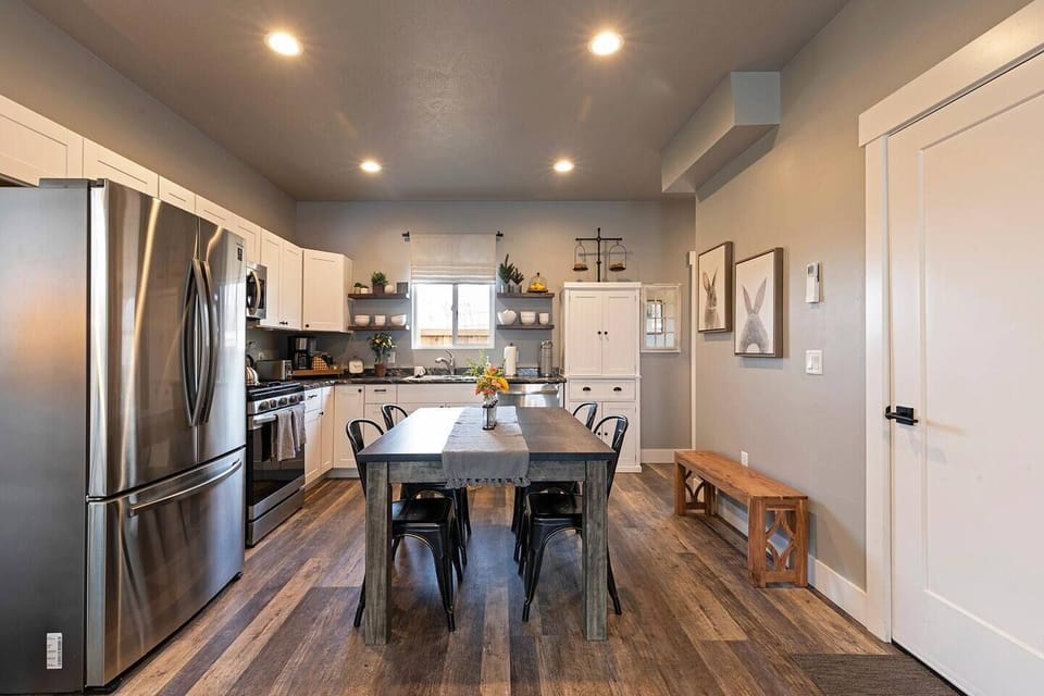 dining area in kitchen
