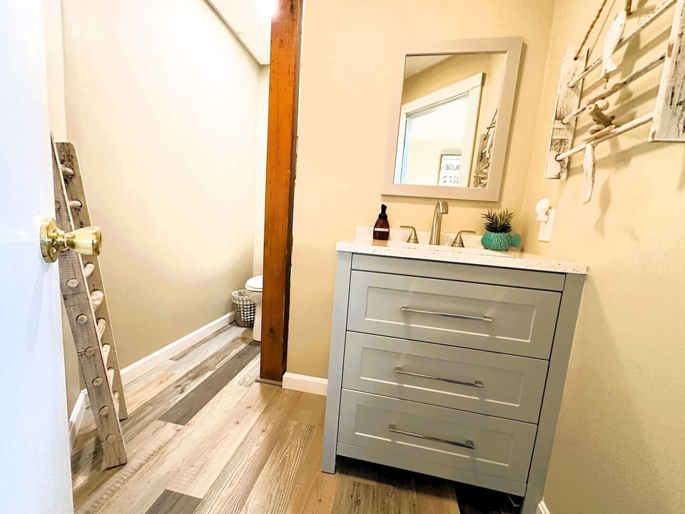 Half bath off living room