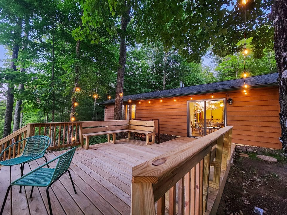 COTTAGE: This listing provides access to 2 homes, 2 kitchens, 2 firepits, 2 docks, and more!
